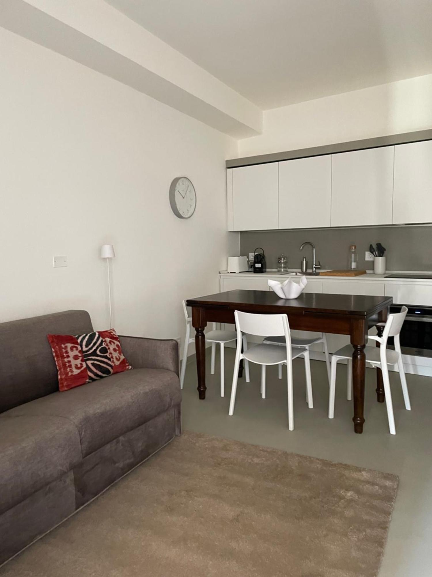 Number 99 Apartment Bergamo Luaran gambar