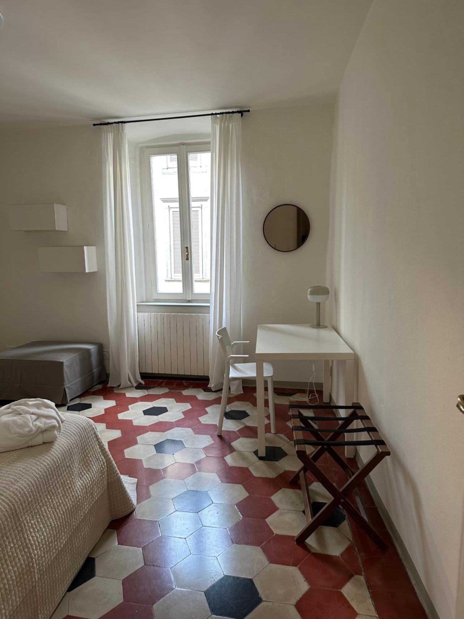 Number 99 Apartment Bergamo Luaran gambar